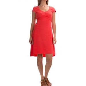 Mountain Hardwear Tonga Short Sleeve Outdoor Dress